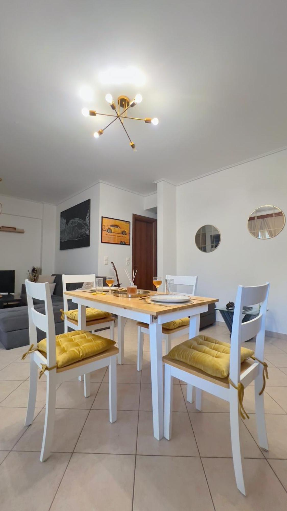 H&H Cozy Retreat Apartment Пирея Екстериор снимка