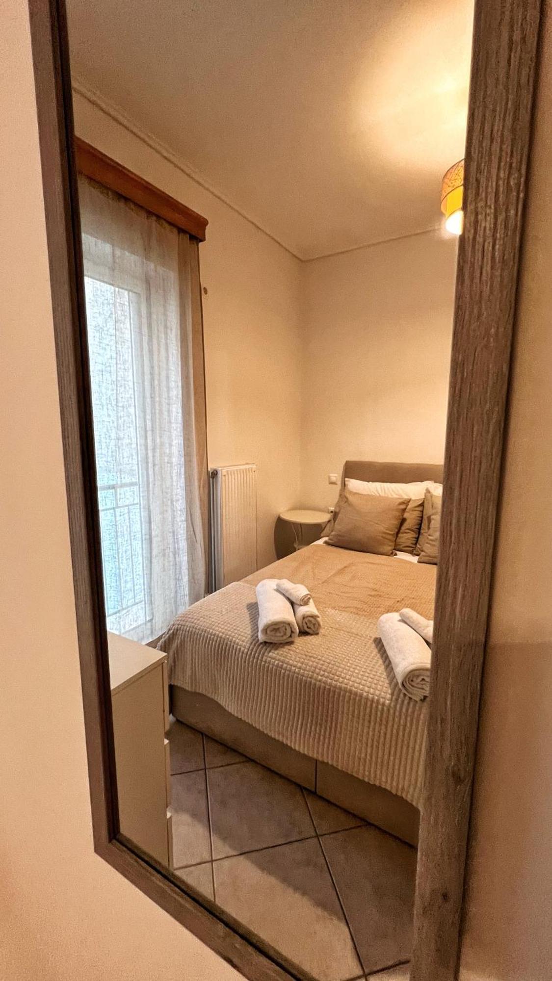 H&H Cozy Retreat Apartment Пирея Екстериор снимка