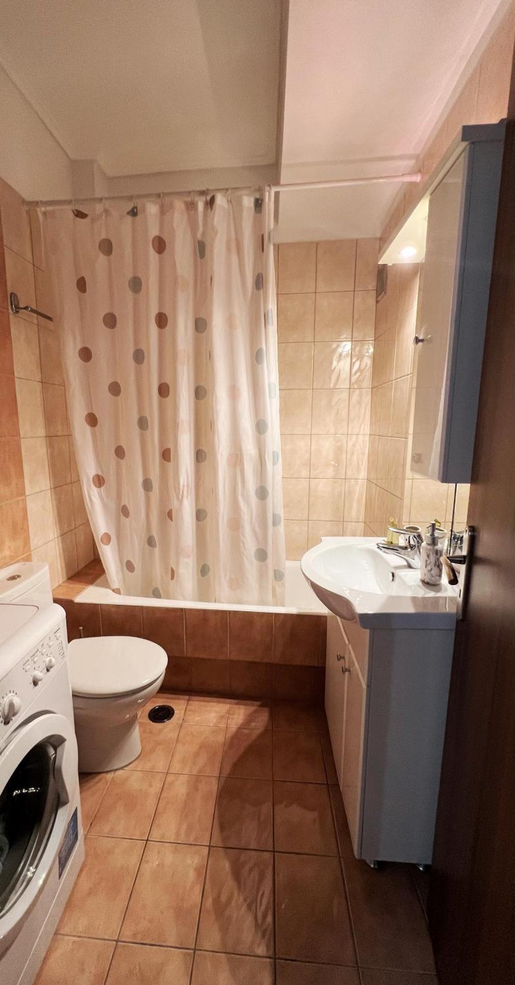 H&H Cozy Retreat Apartment Пирея Екстериор снимка