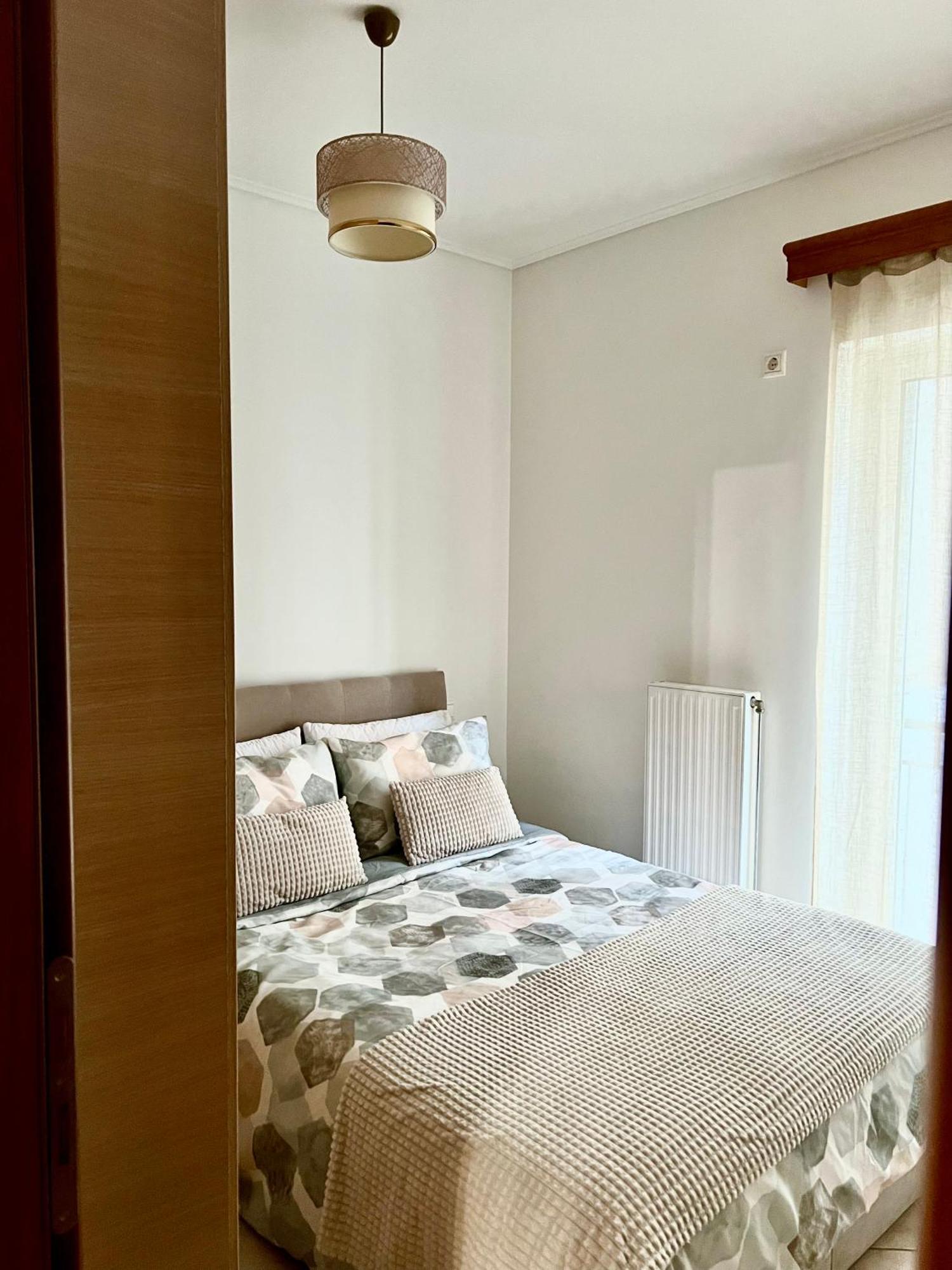 H&H Cozy Retreat Apartment Пирея Екстериор снимка
