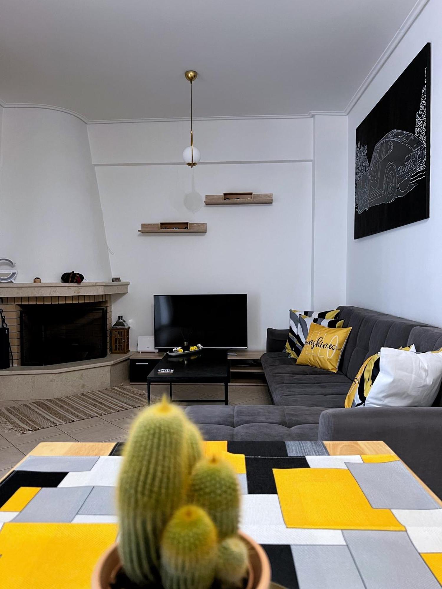 H&H Cozy Retreat Apartment Пирея Екстериор снимка