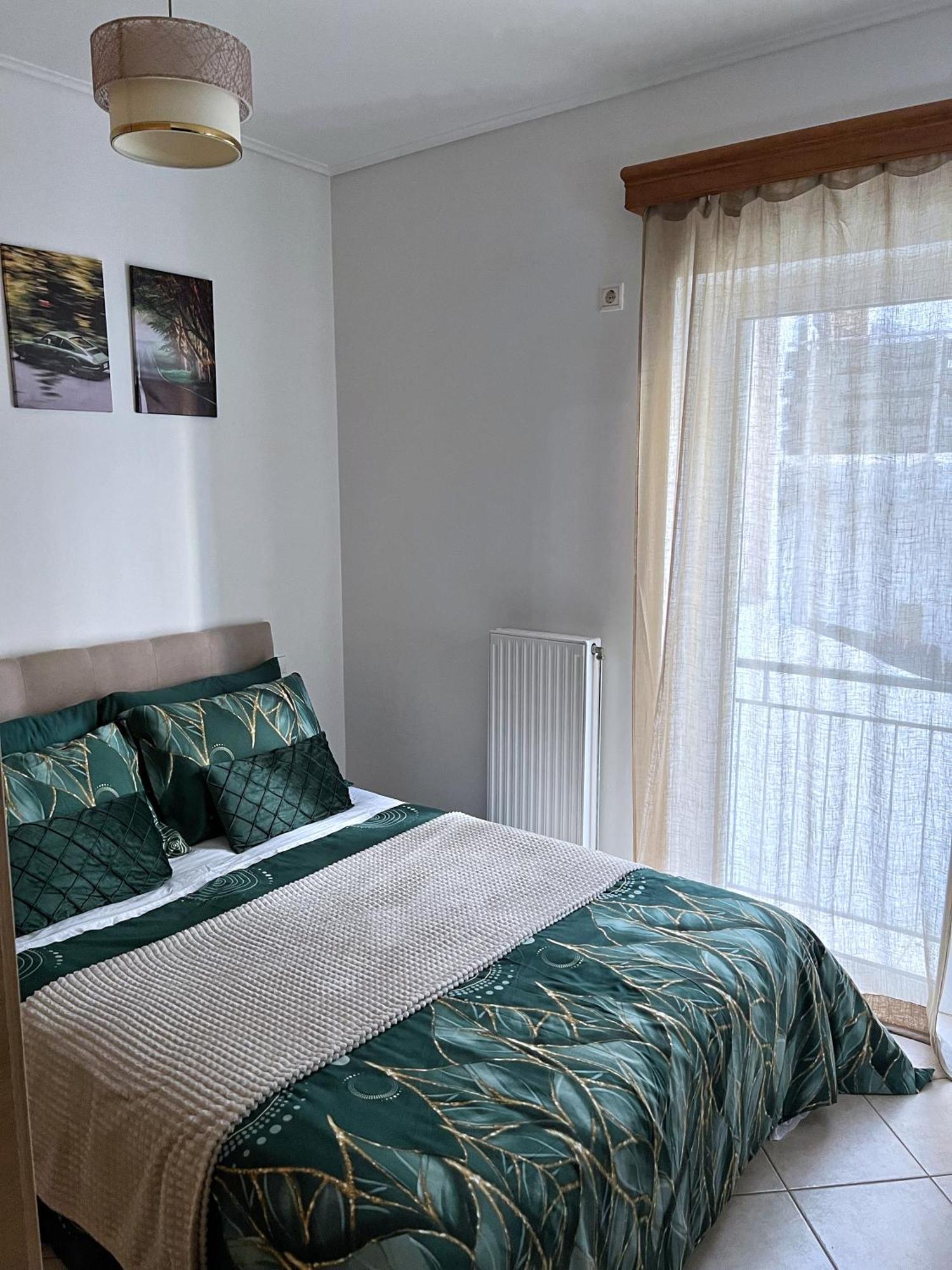 H&H Cozy Retreat Apartment Пирея Екстериор снимка